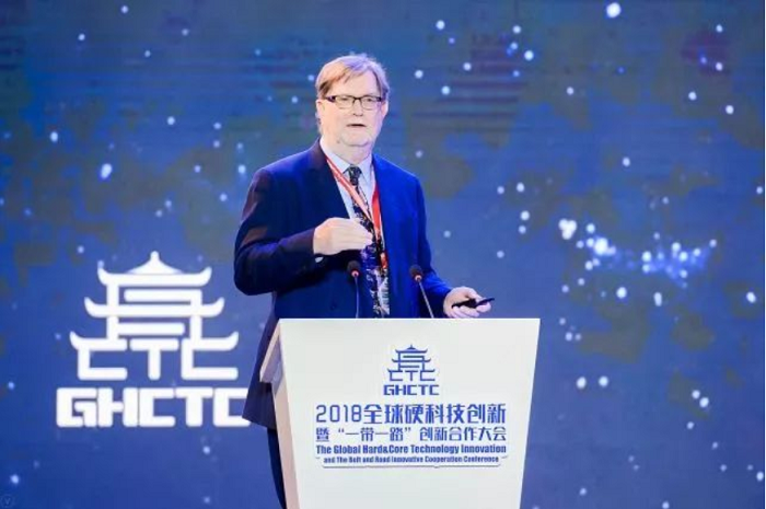 諾貝爾物理學(xué)獎(jiǎng)得主喬治?斯穆特發(fā)表主題演講