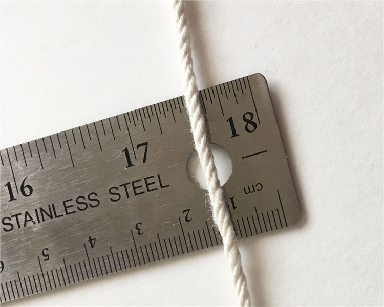 尺子量繩子長度